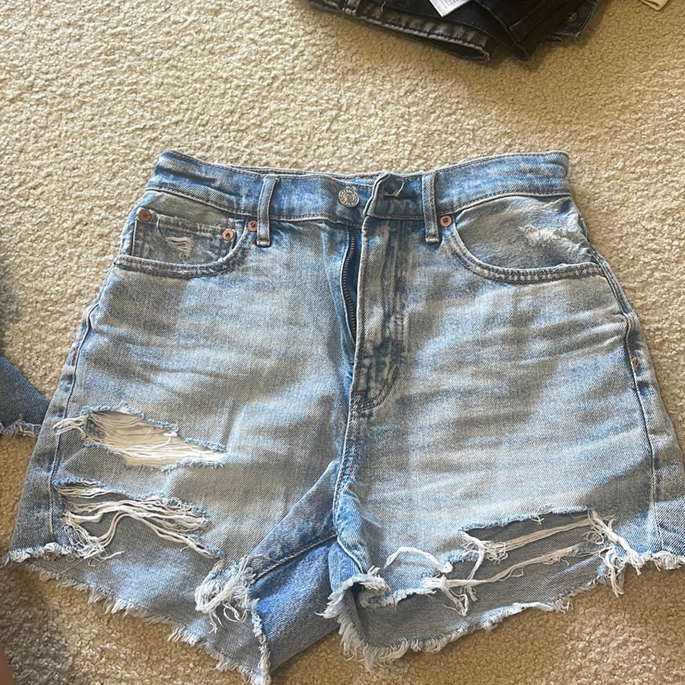 American Eagle. Size 2. Denim Shorts